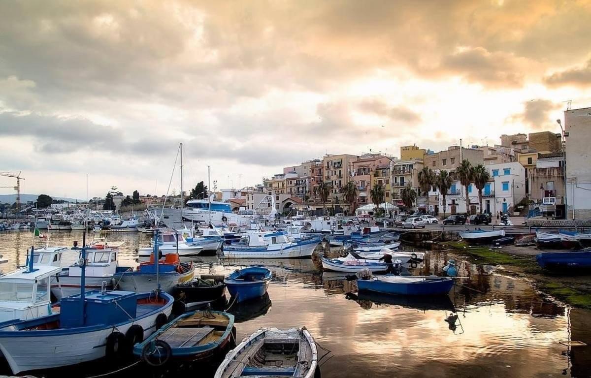 Апартаменты La Casetta Di Maria Санта-Флавия Экстерьер фото